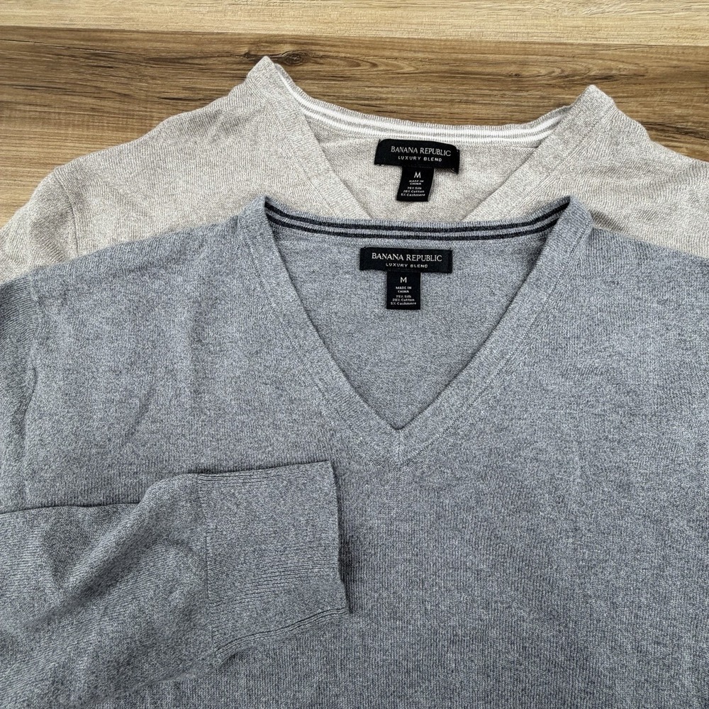 Lot Of 2 Banana Republic Luxury Blend Mens Sweater M Gray Cashmere Silk V-Neck